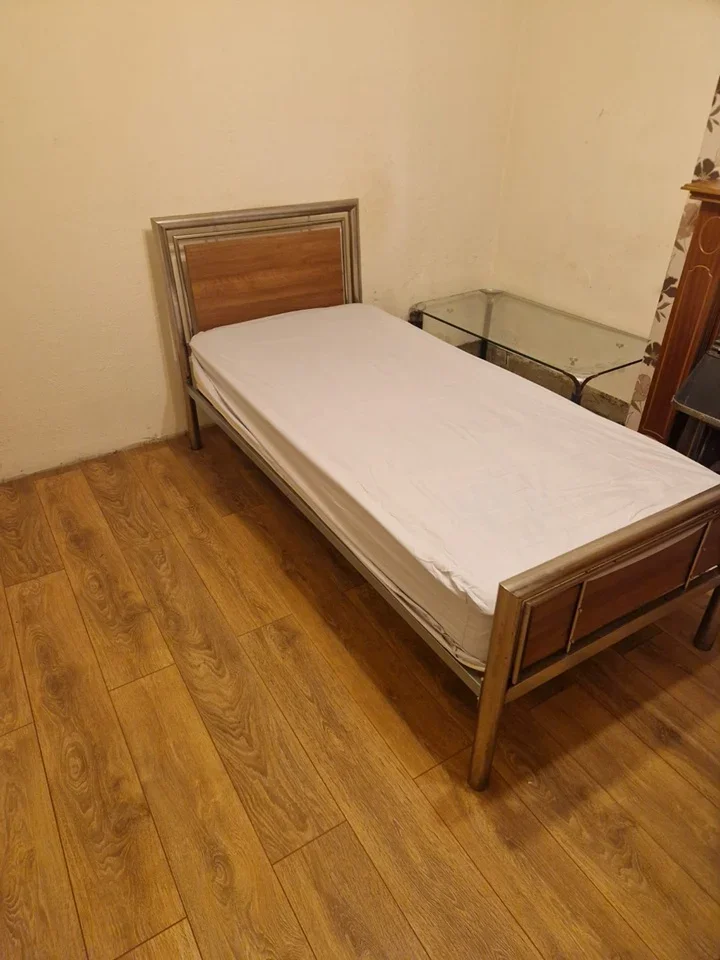 Room Hyde Way in Greater London