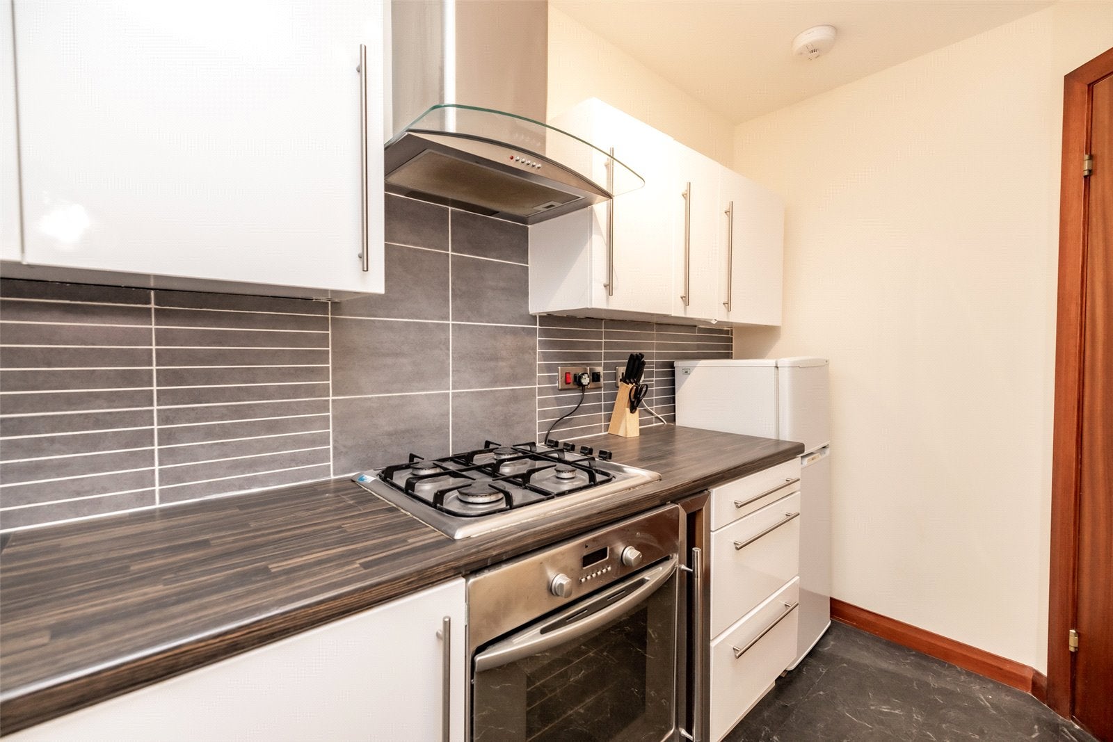 Flat Willowbank Road in Aberdeen City