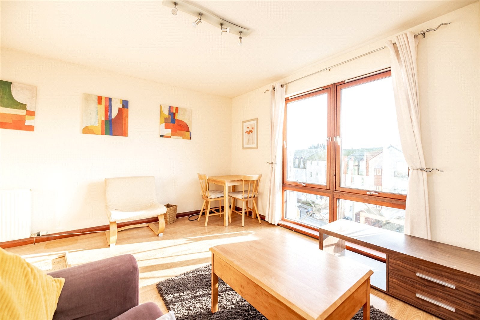 Flat Willowbank Road in Aberdeen City