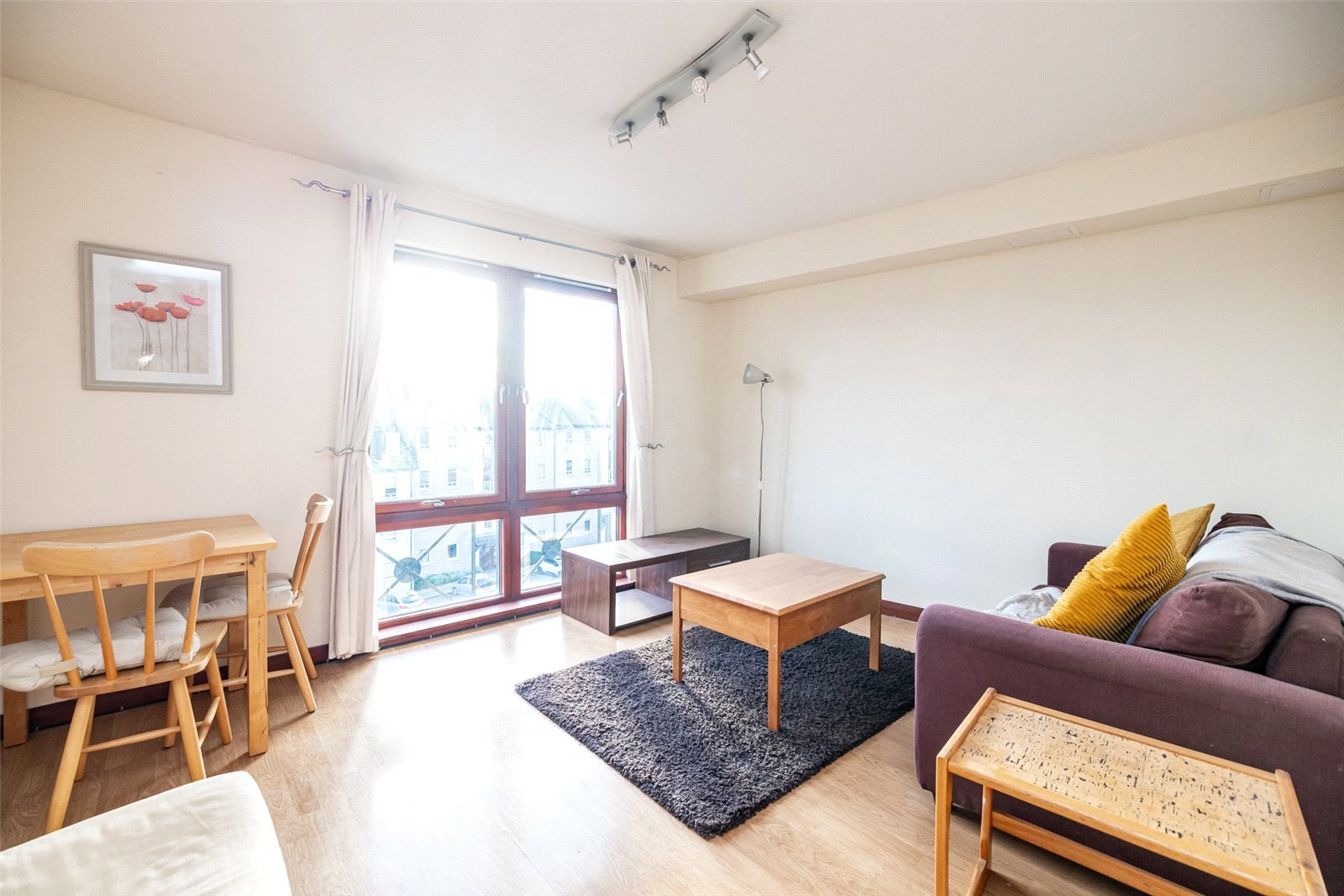 Flat Willowbank Road in Aberdeen City