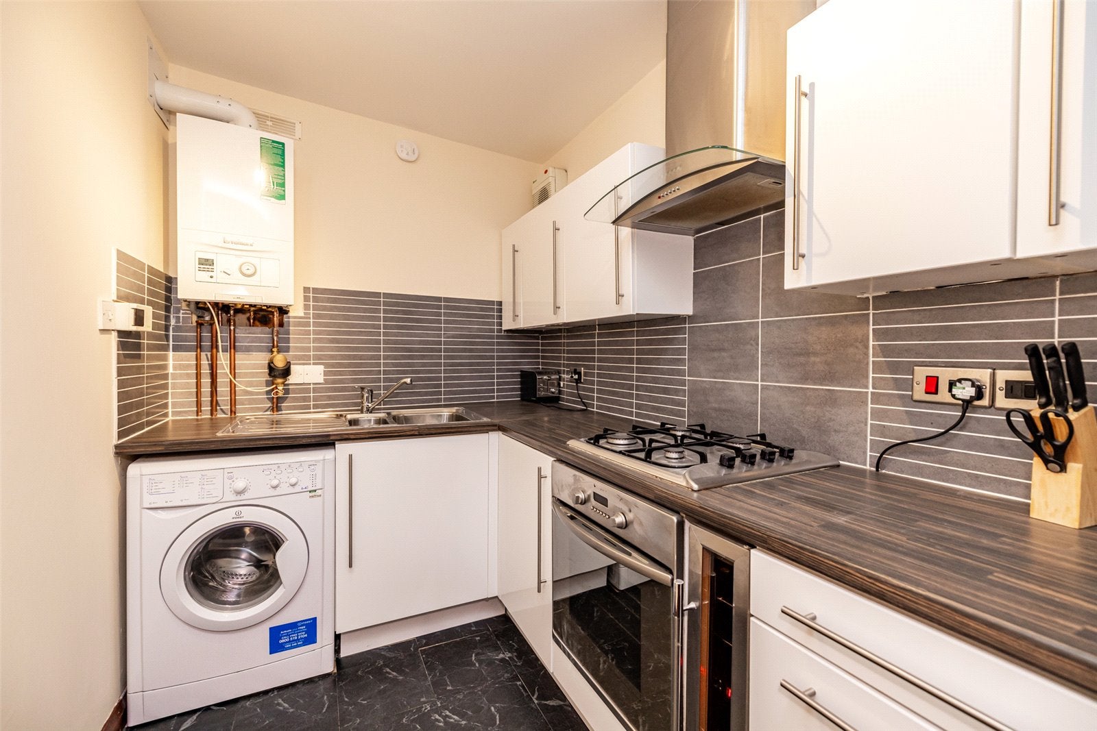 Flat Willowbank Road in Aberdeen City