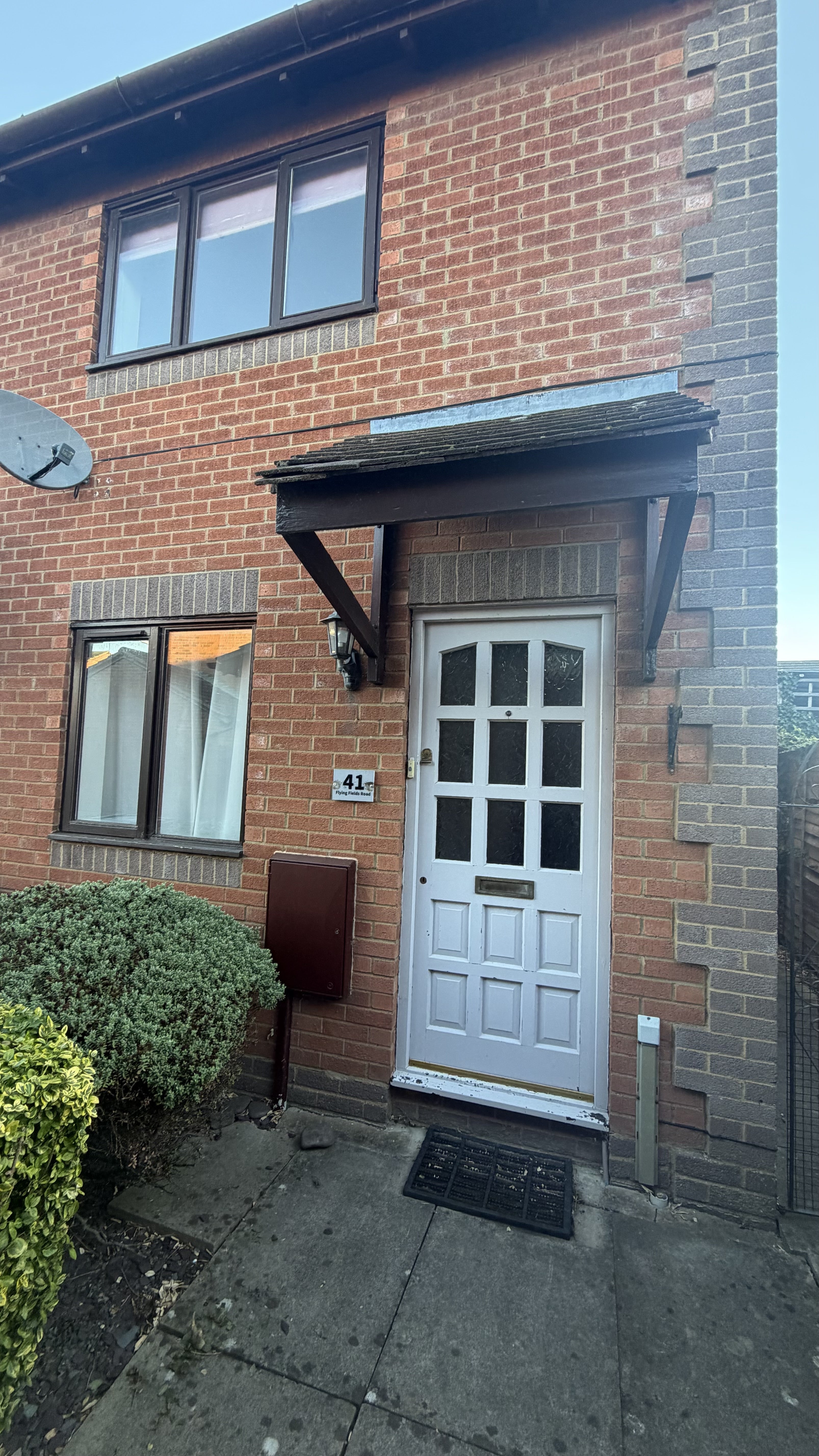 House Flying Fields Road in Stratford-on-Avon