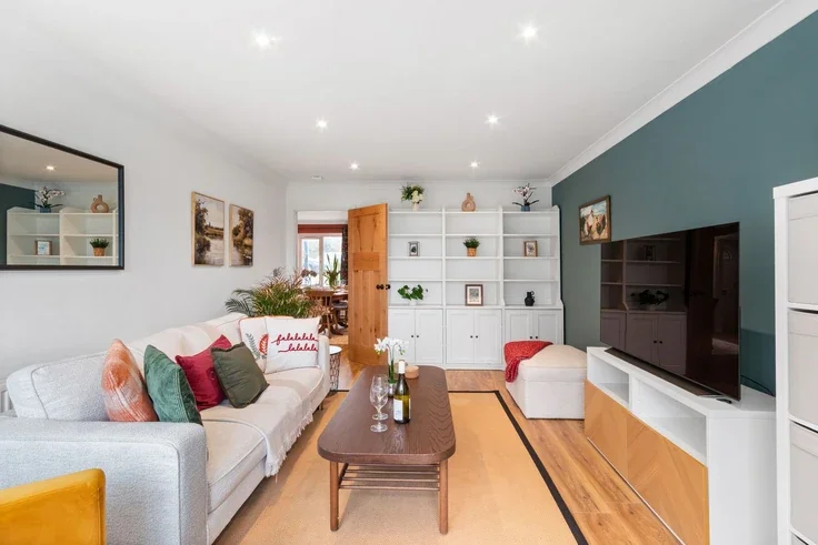 House Stapleton Close in Marlow