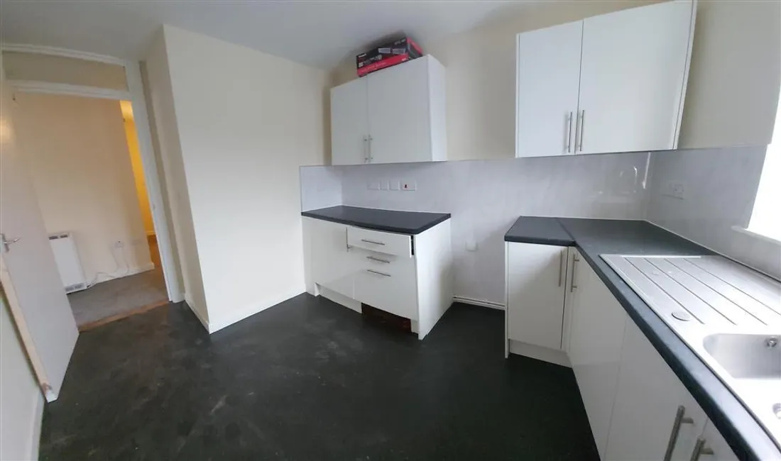 Flat St Teilo Street in Pontarddulais