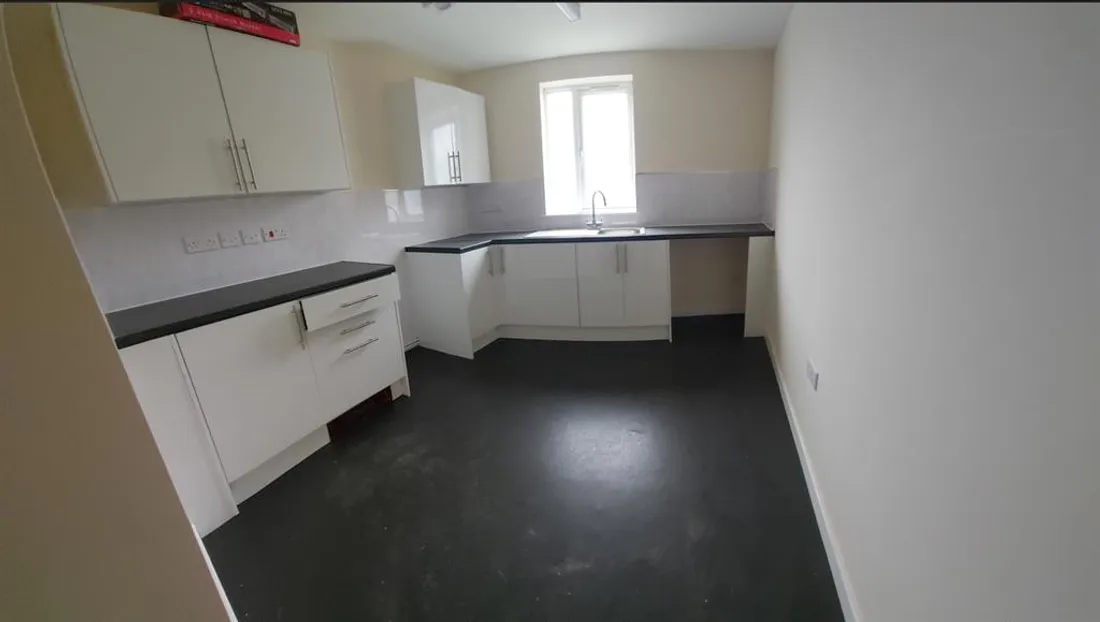 Flat St Teilo Street in Pontarddulais