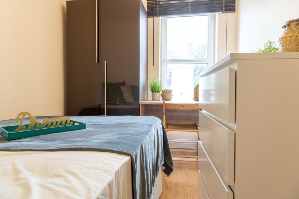 Flat Marle Hill Road in Cheltenham