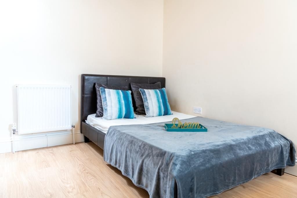 Flat Marle Hill Road in Cheltenham