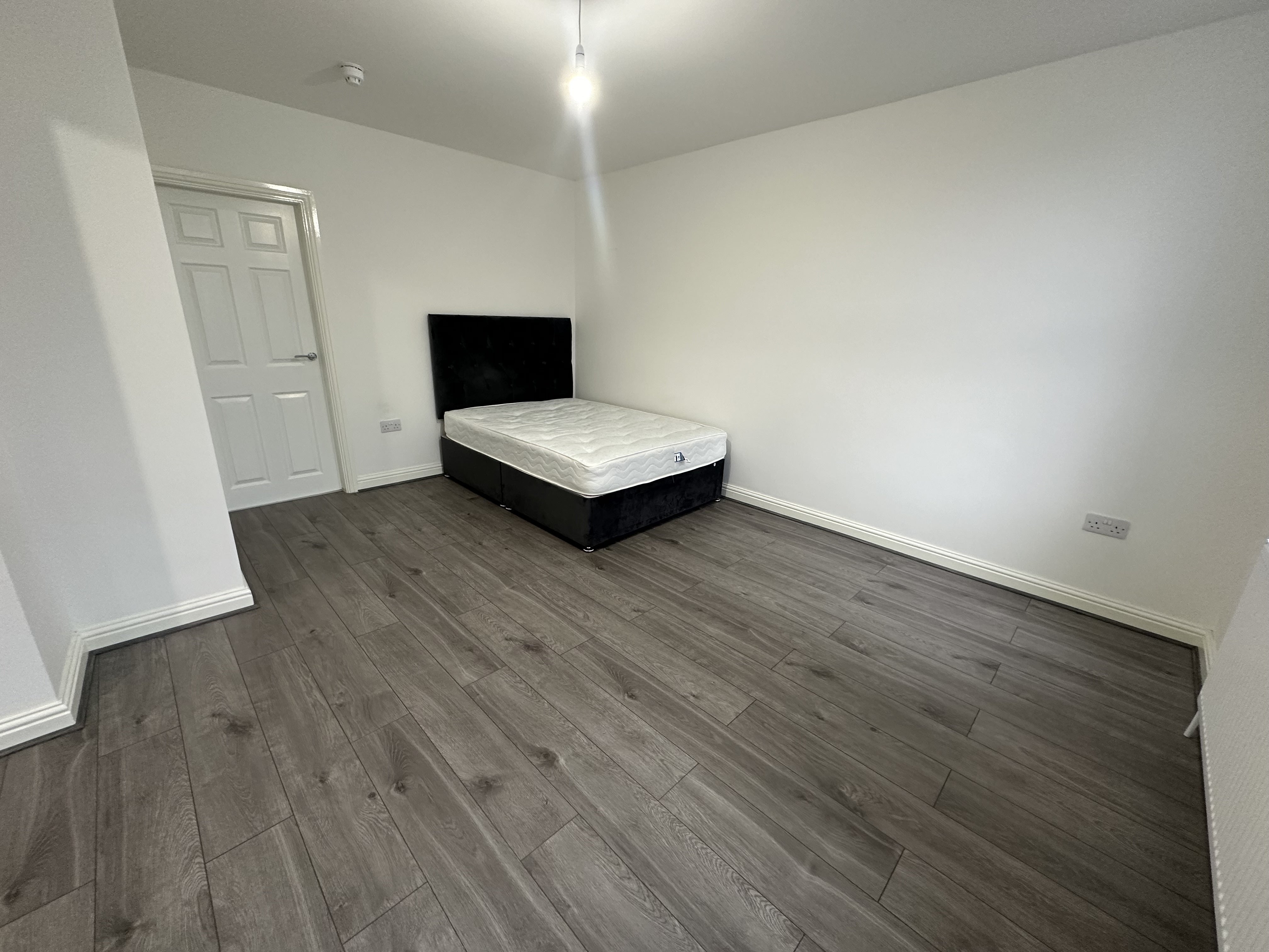 Flat Grosvenor Road in Manchester
