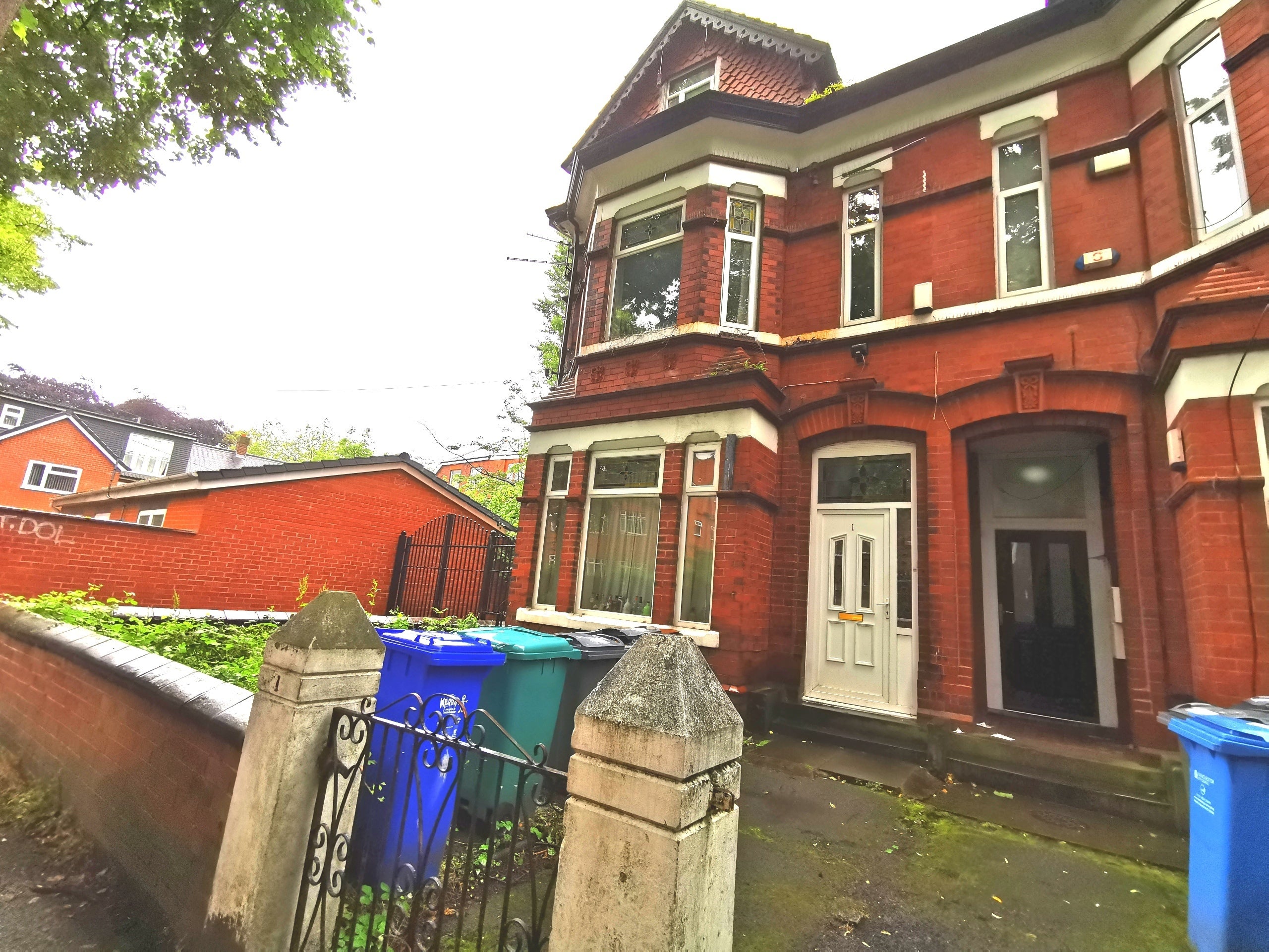 Flat Blair Road in Manchester