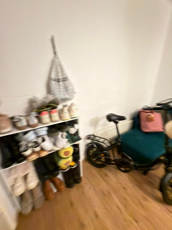 Room Morrish Road in Greater London