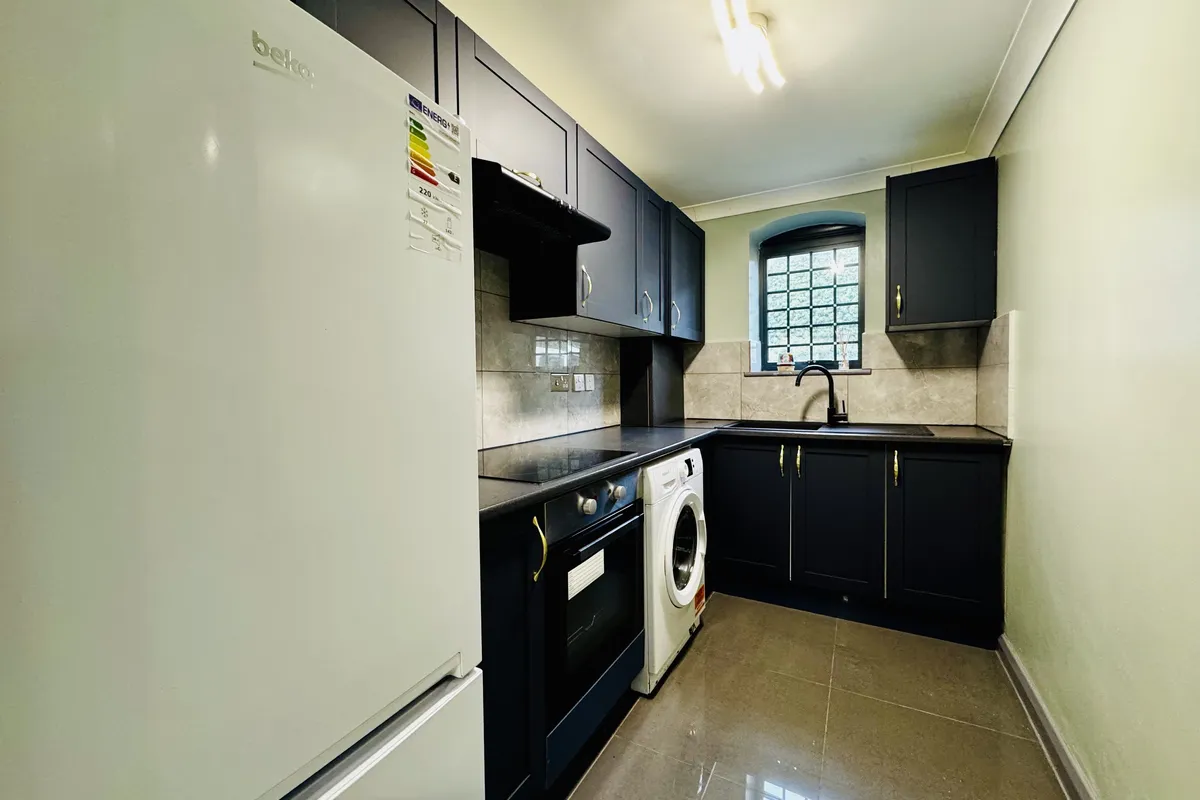 Flat Chequers Lane in Wellingborough