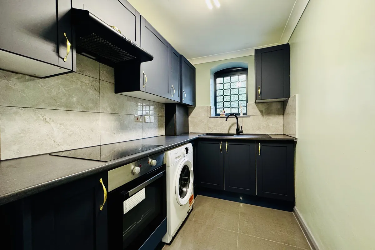 Flat Chequers Lane in Wellingborough
