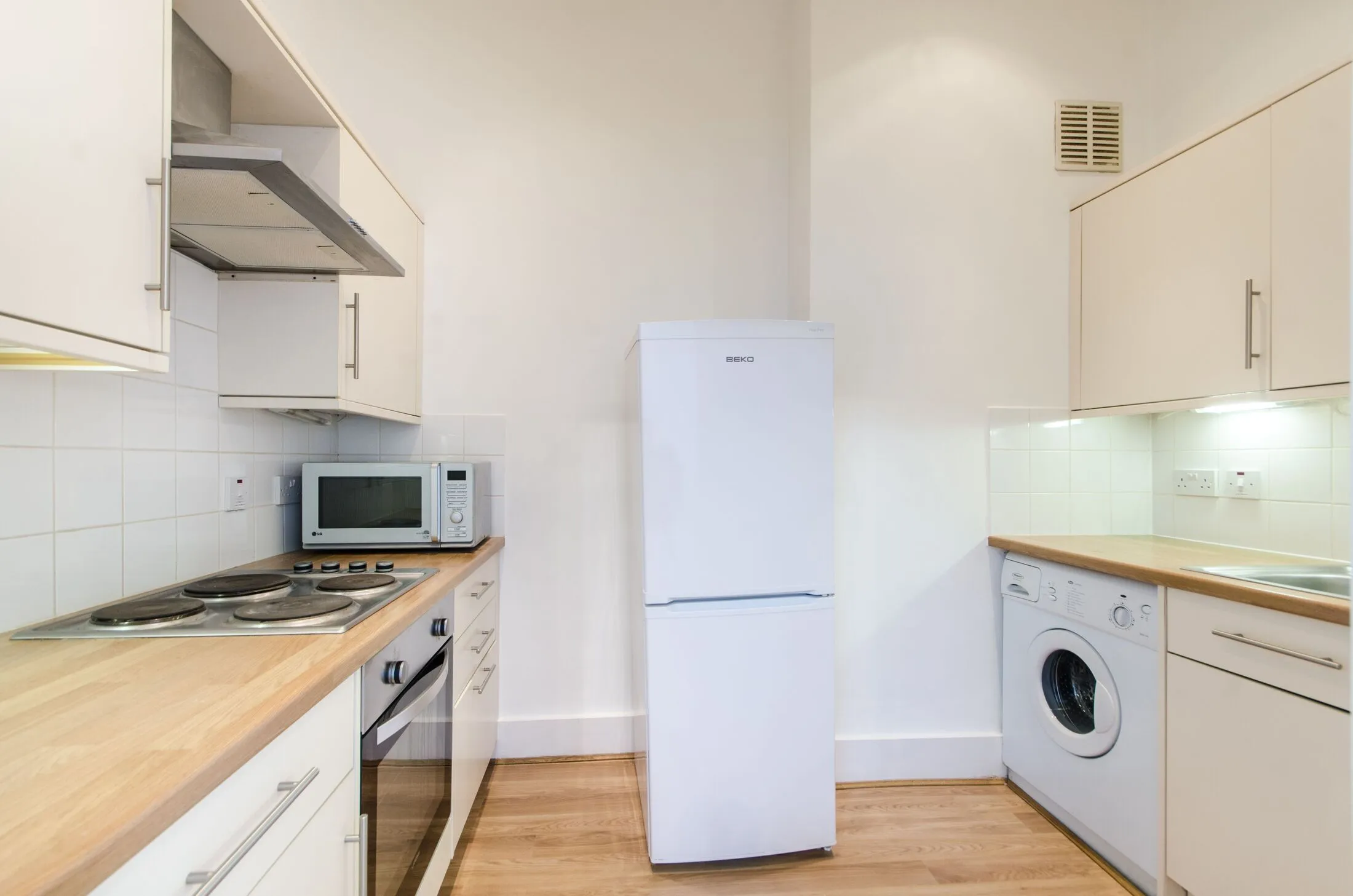 Flat Trebovir Road in Greater London