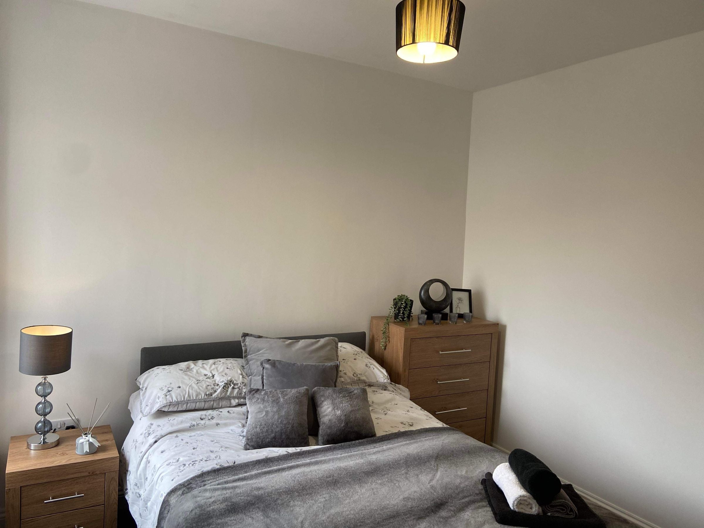 Room Hilda Street in Pontypridd