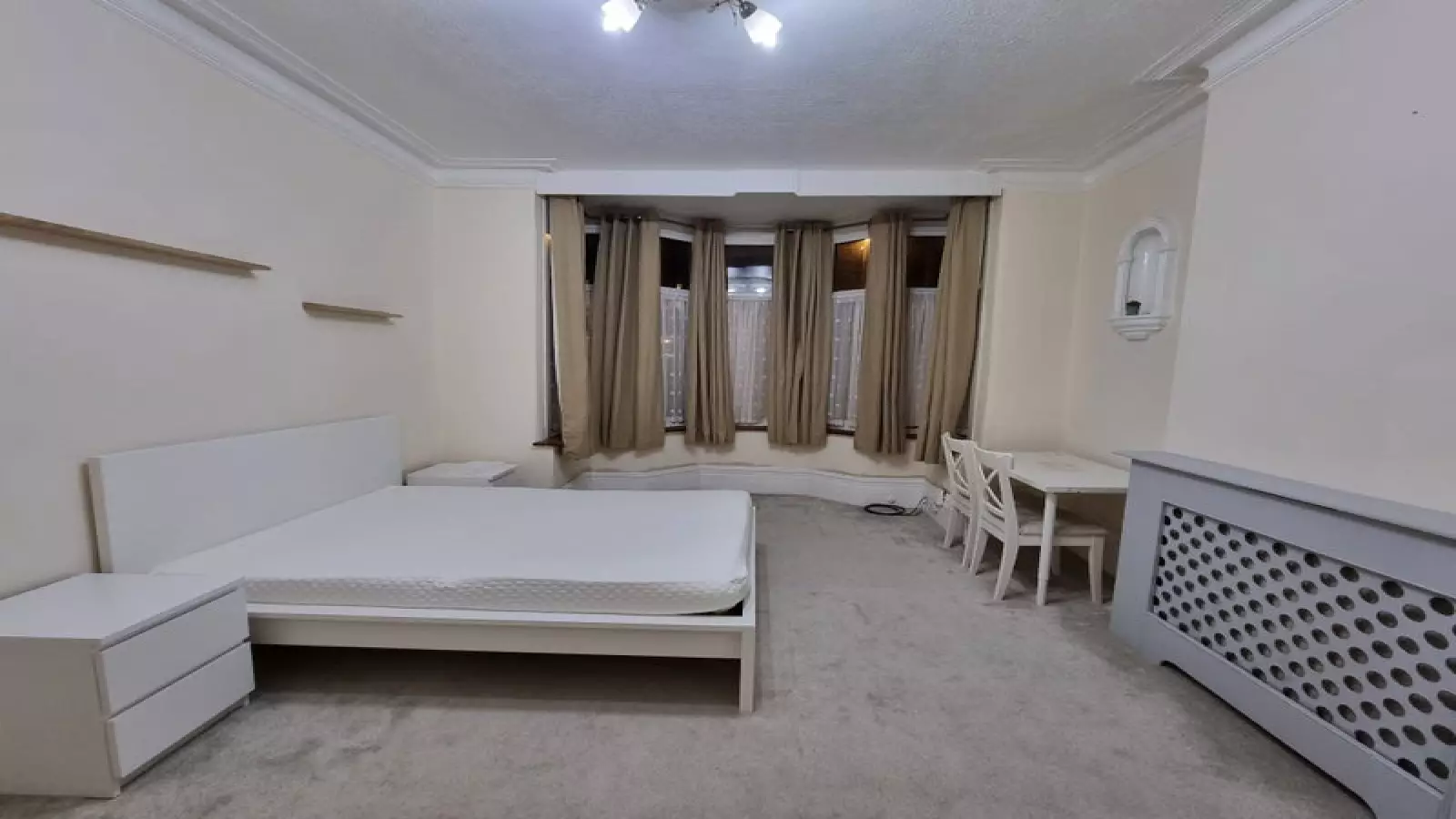 Flat Addiscombe Road in Greater London