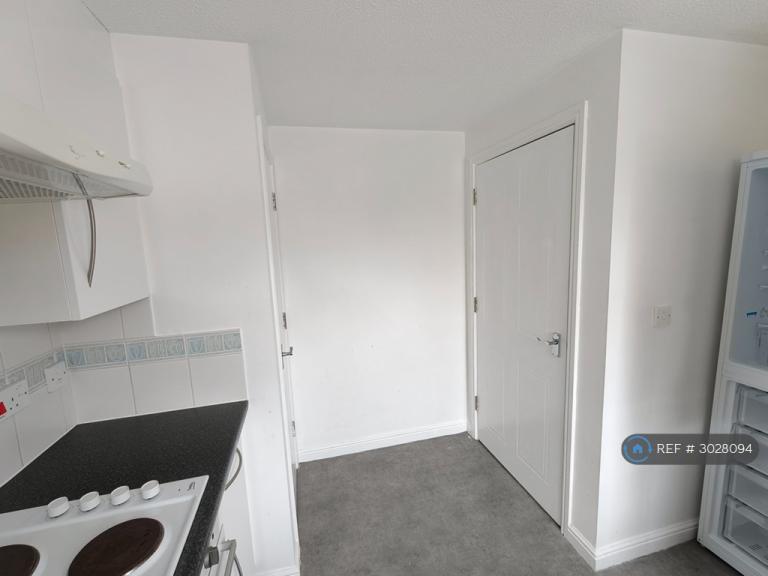 Flat Banyard Close in Cheltenham