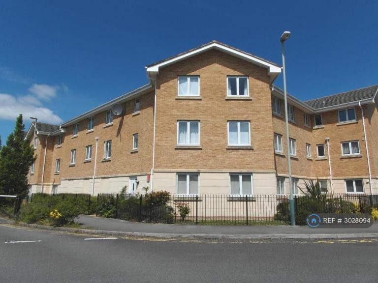 Flat Banyard Close in Cheltenham