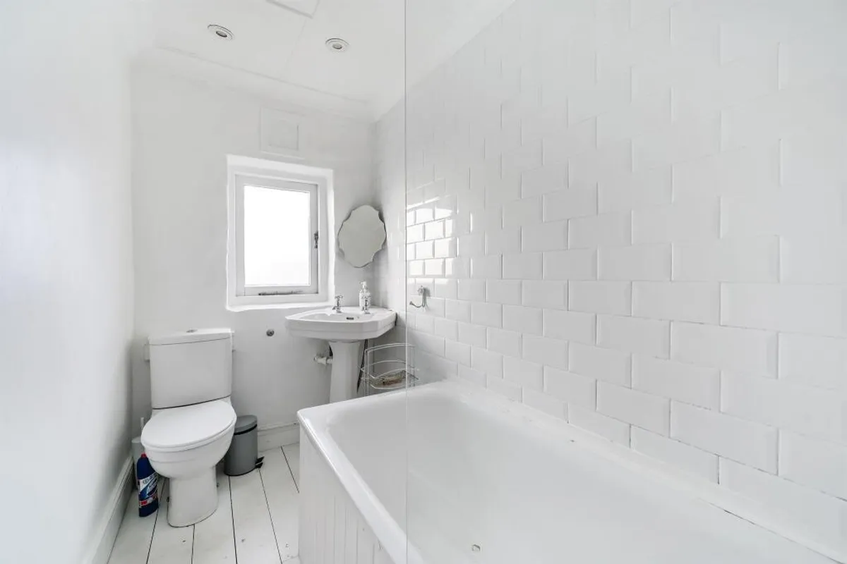 Flat Durand Gardens in Greater London
