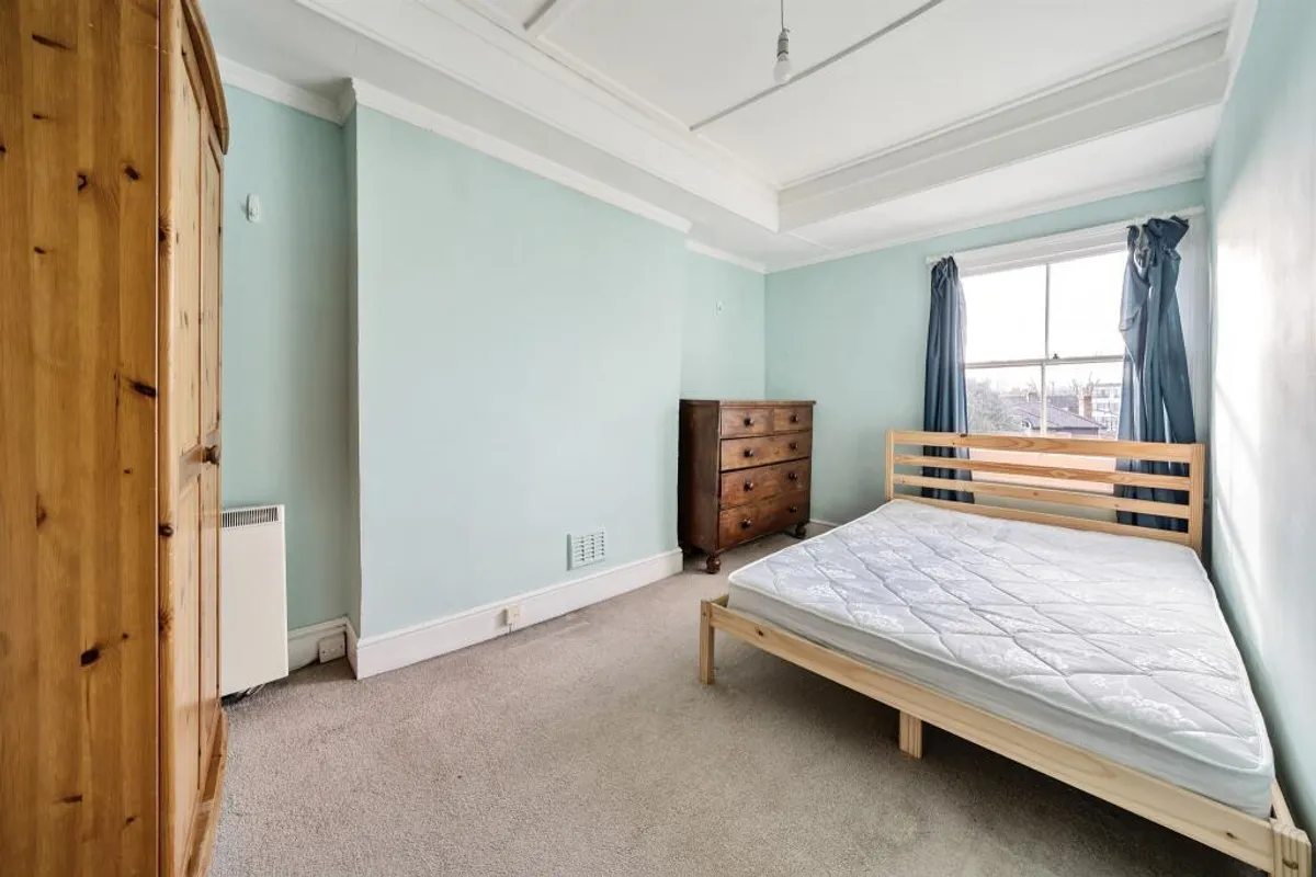 Flat Durand Gardens in Greater London