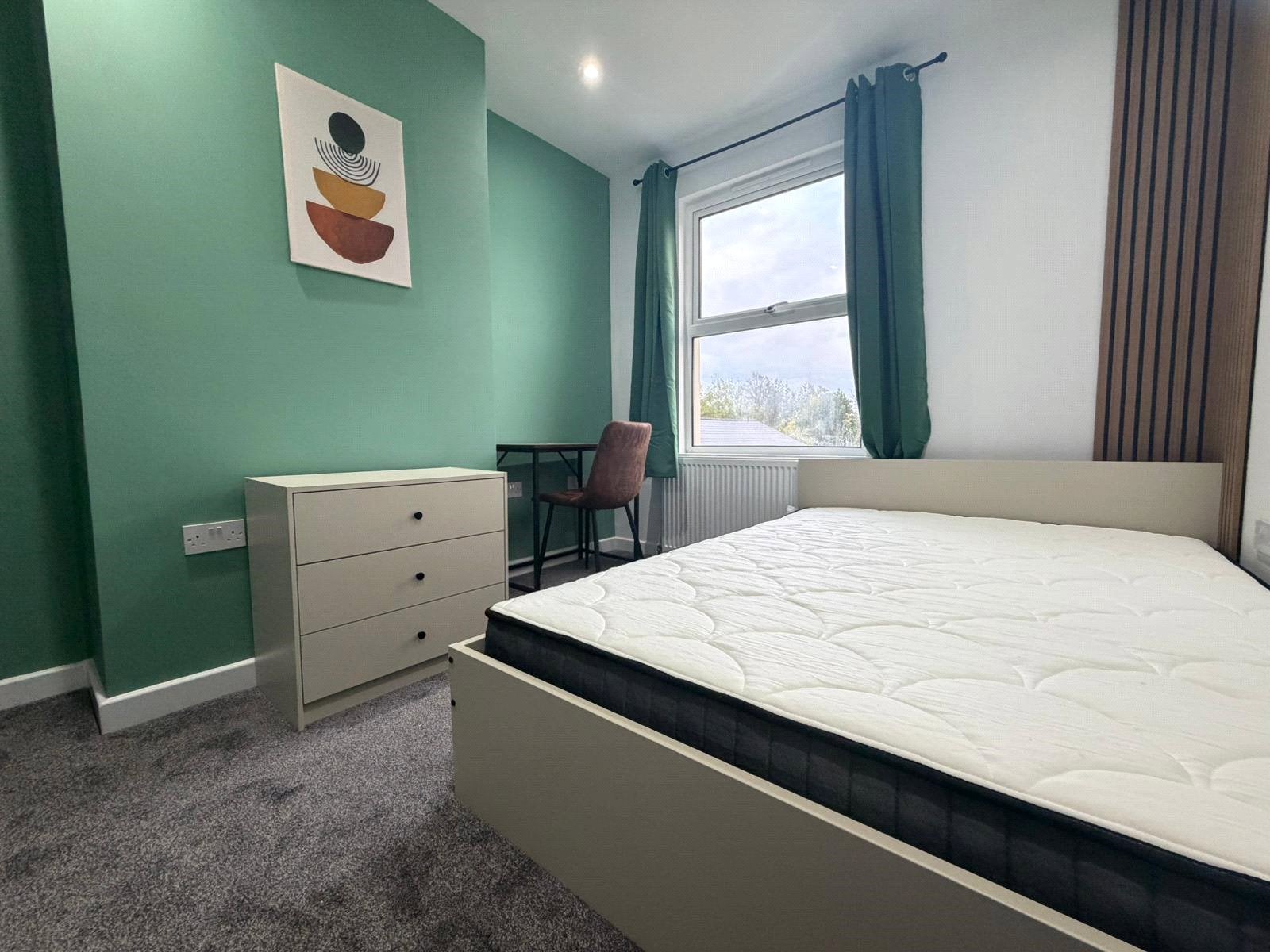 Room Weston Road in Guildford