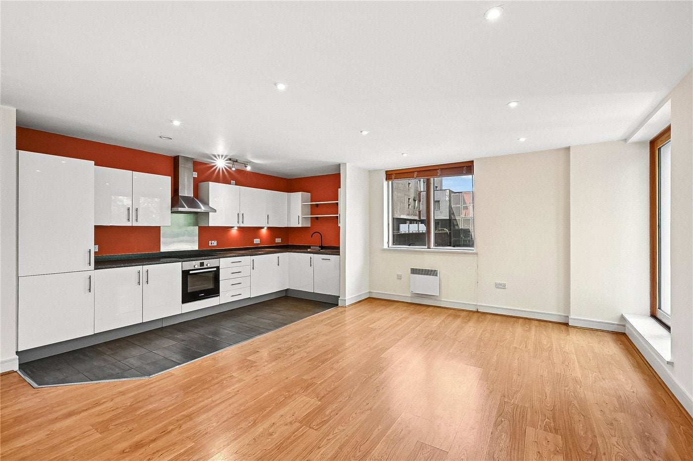 Flat Albemarle Road in Greater London