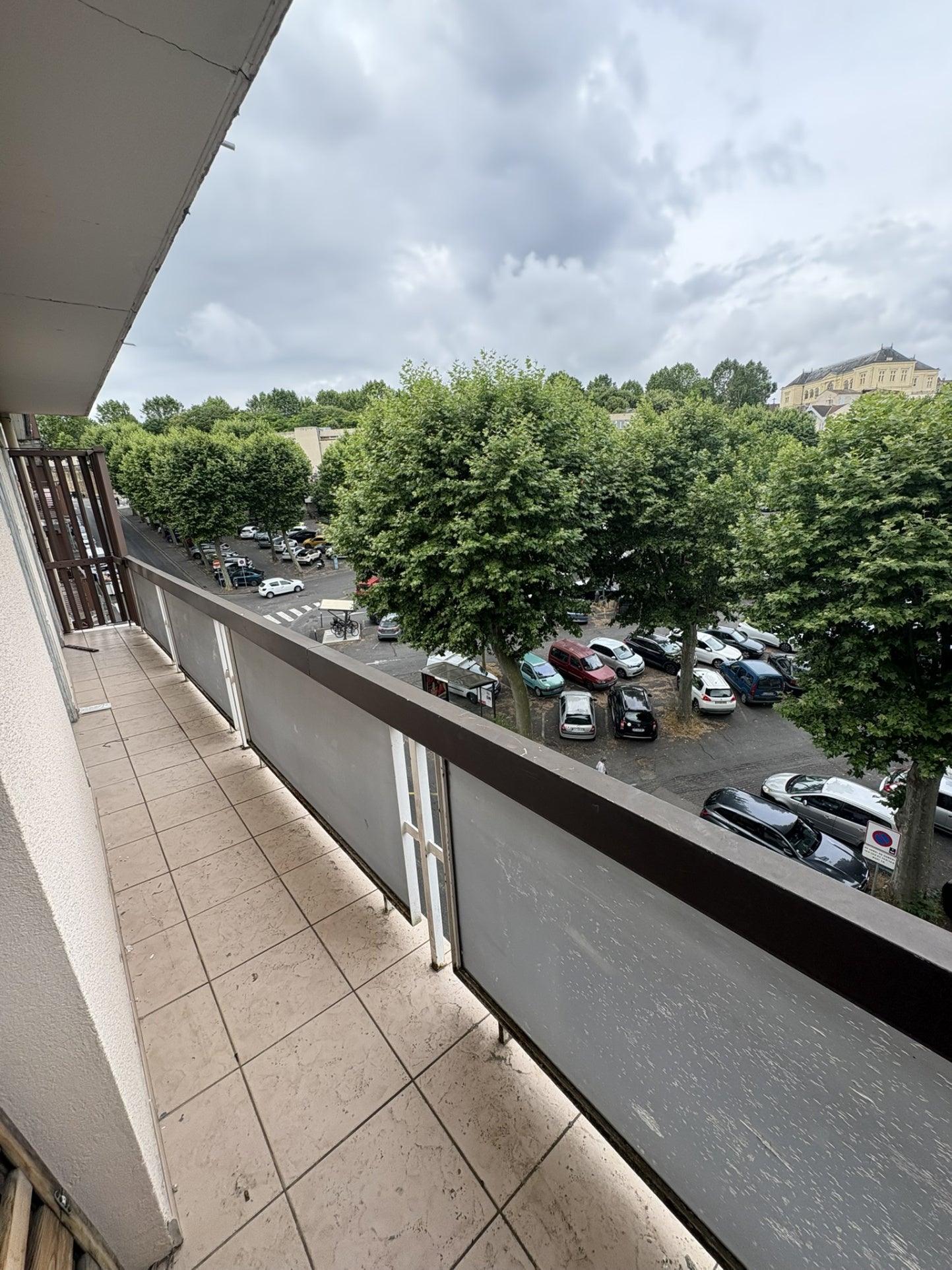 Flat Place du Foirail in Auch