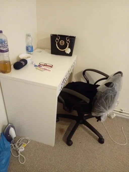 Room Henbane Path in Greater London