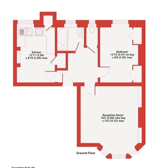 Flat Sutton Court in Greater London