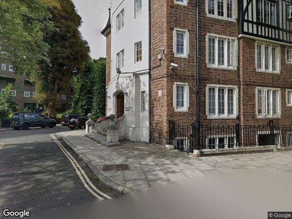 Flat Mortimer Crescent in Greater London
