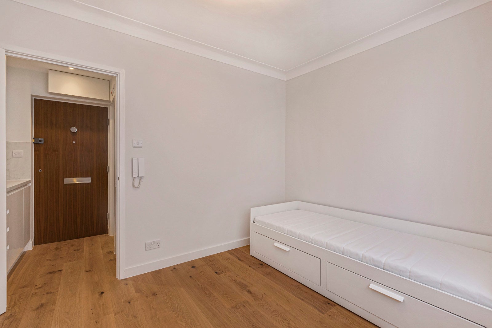 Flat Wilfred Street in City of Westminster