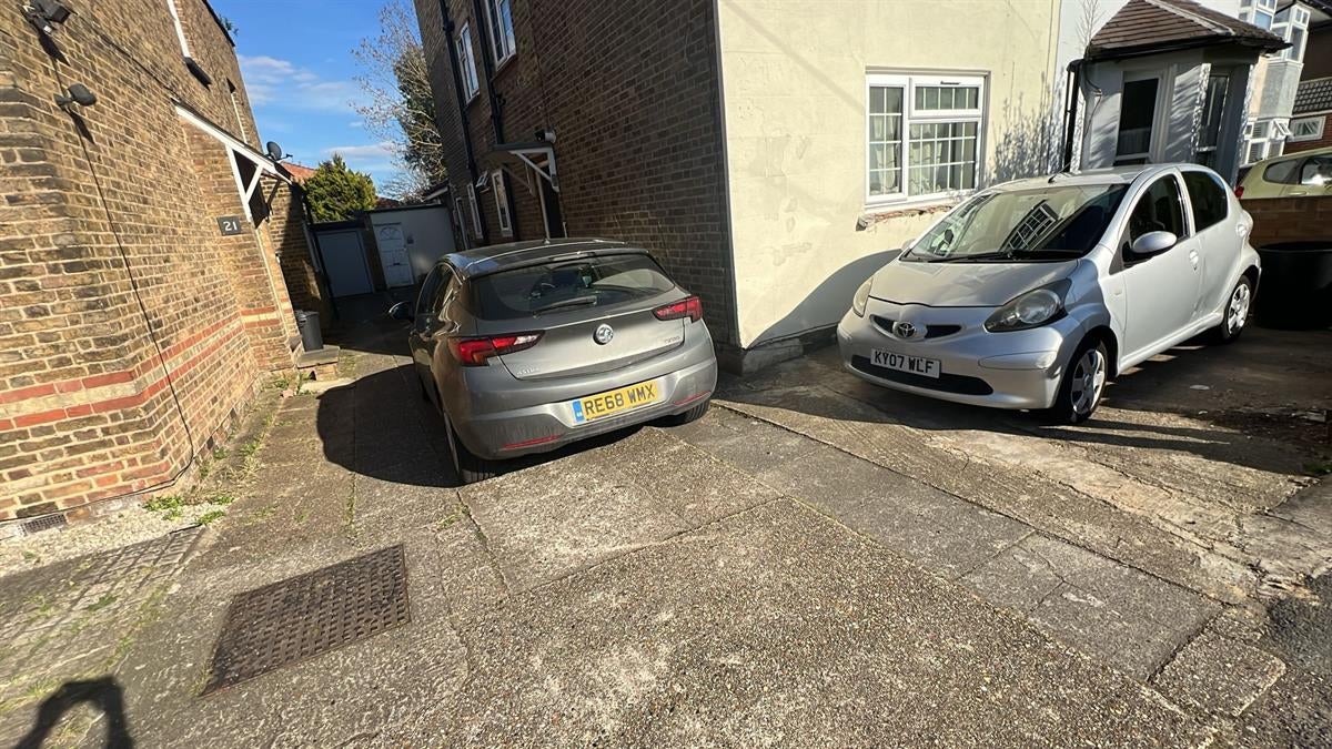 Flat Connaught Close in Greater London