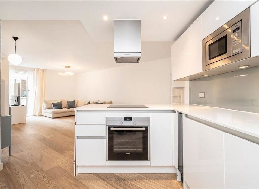 Flat Bethnal Green Road in Greater London
