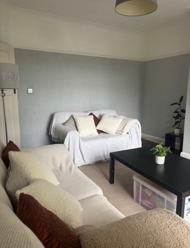 Room Foxgrove Avenue in Greater London