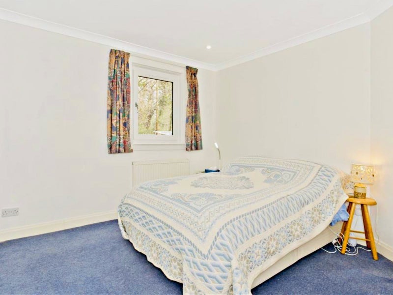 Room Woodfield Avenue in City of Edinburgh