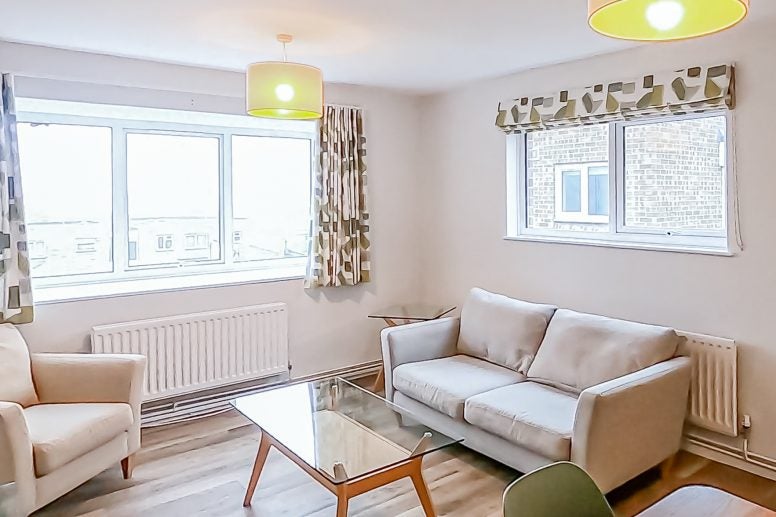 Flat Girdlestone Close in Oxford