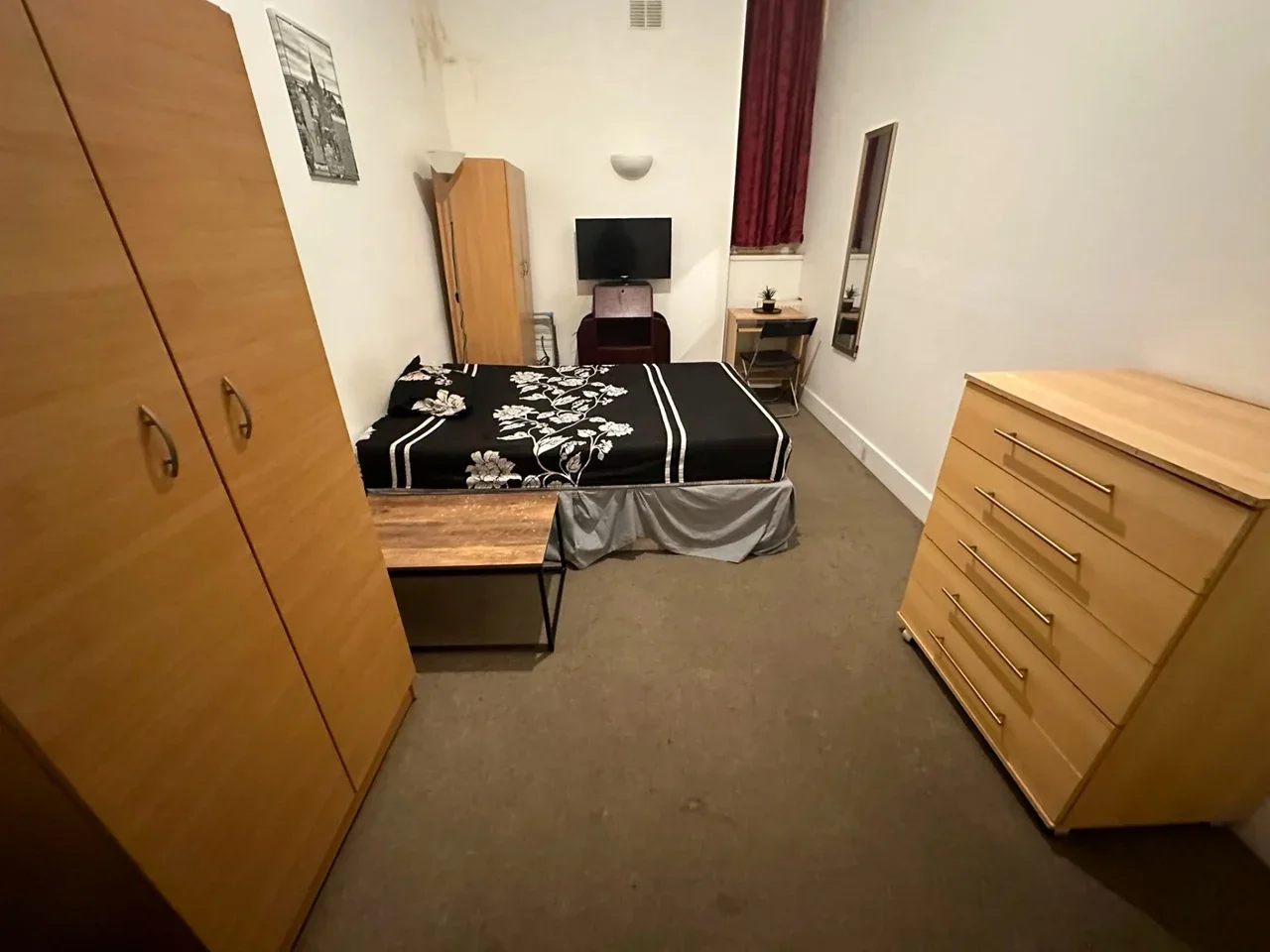 Room Goodhall Street in Greater London