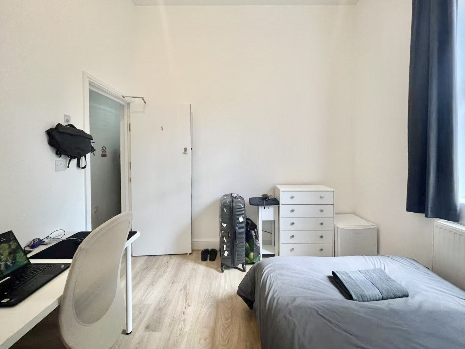 Room Eversholt Street in Greater London