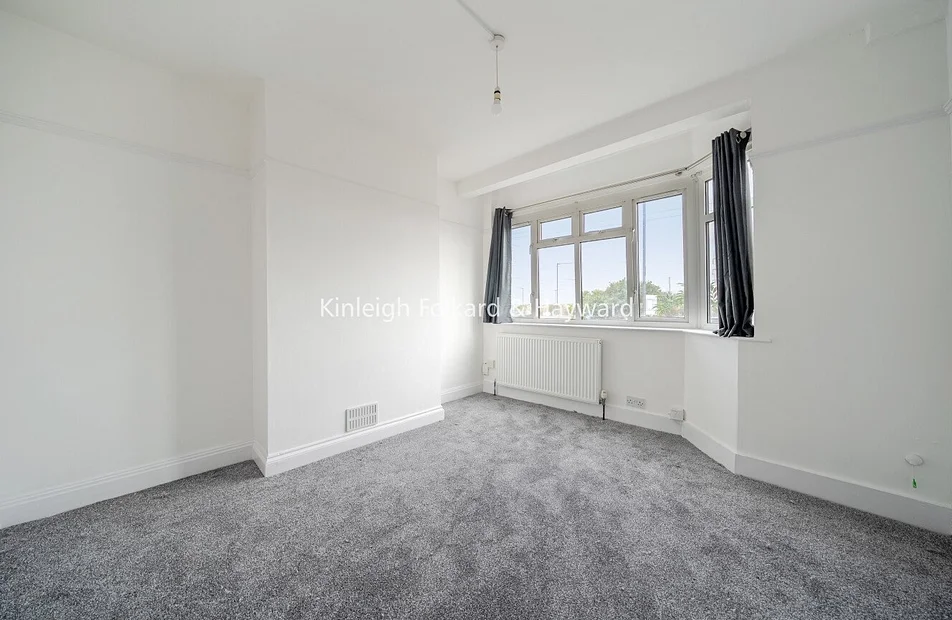 Flat Burnham Road in Dartford