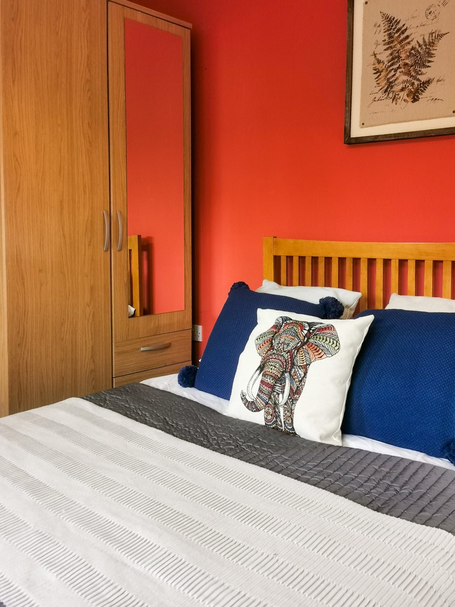 Room Elphinstone Road in Stoke-On-Trent