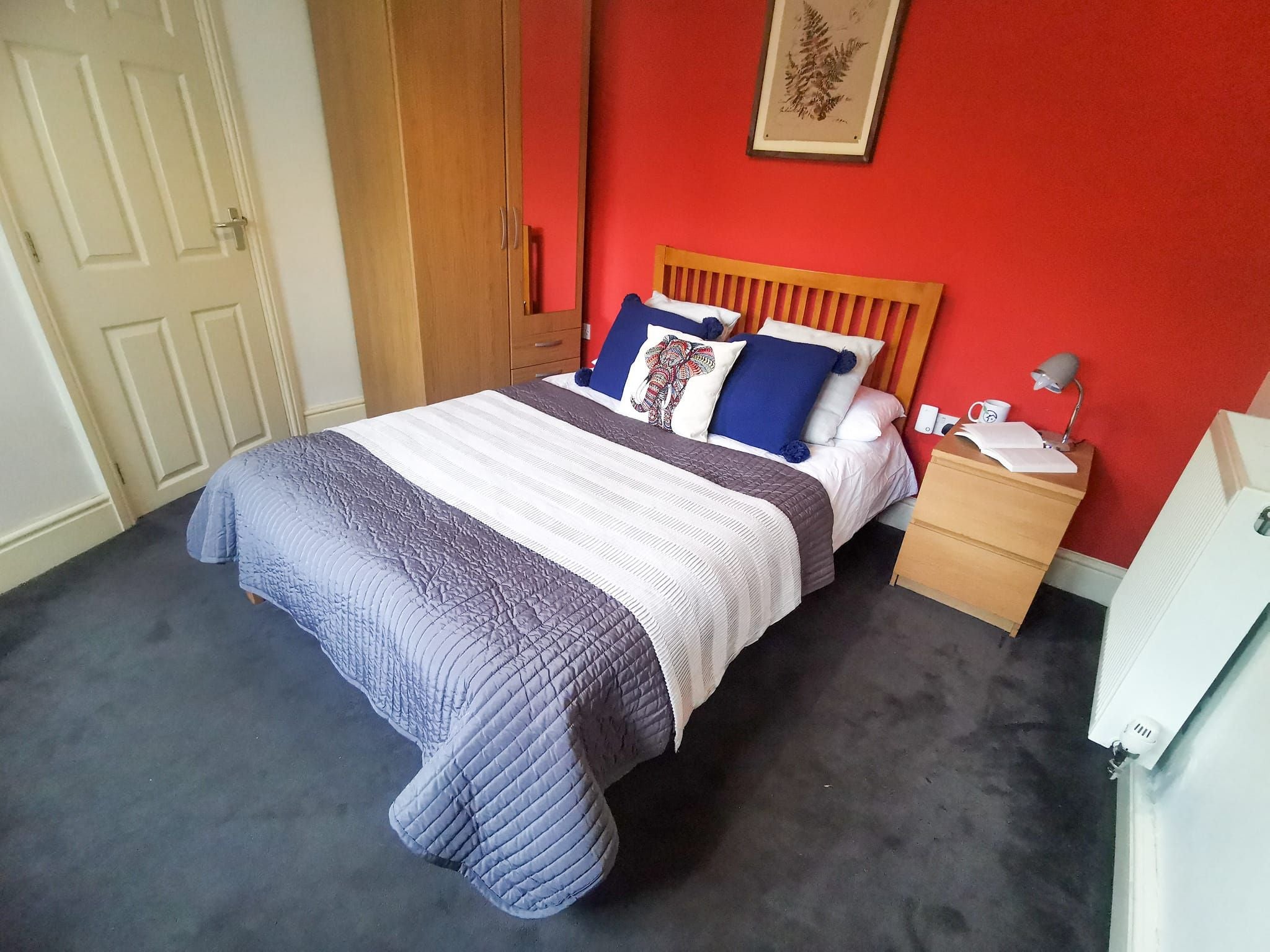 Room Elphinstone Road in Stoke-On-Trent