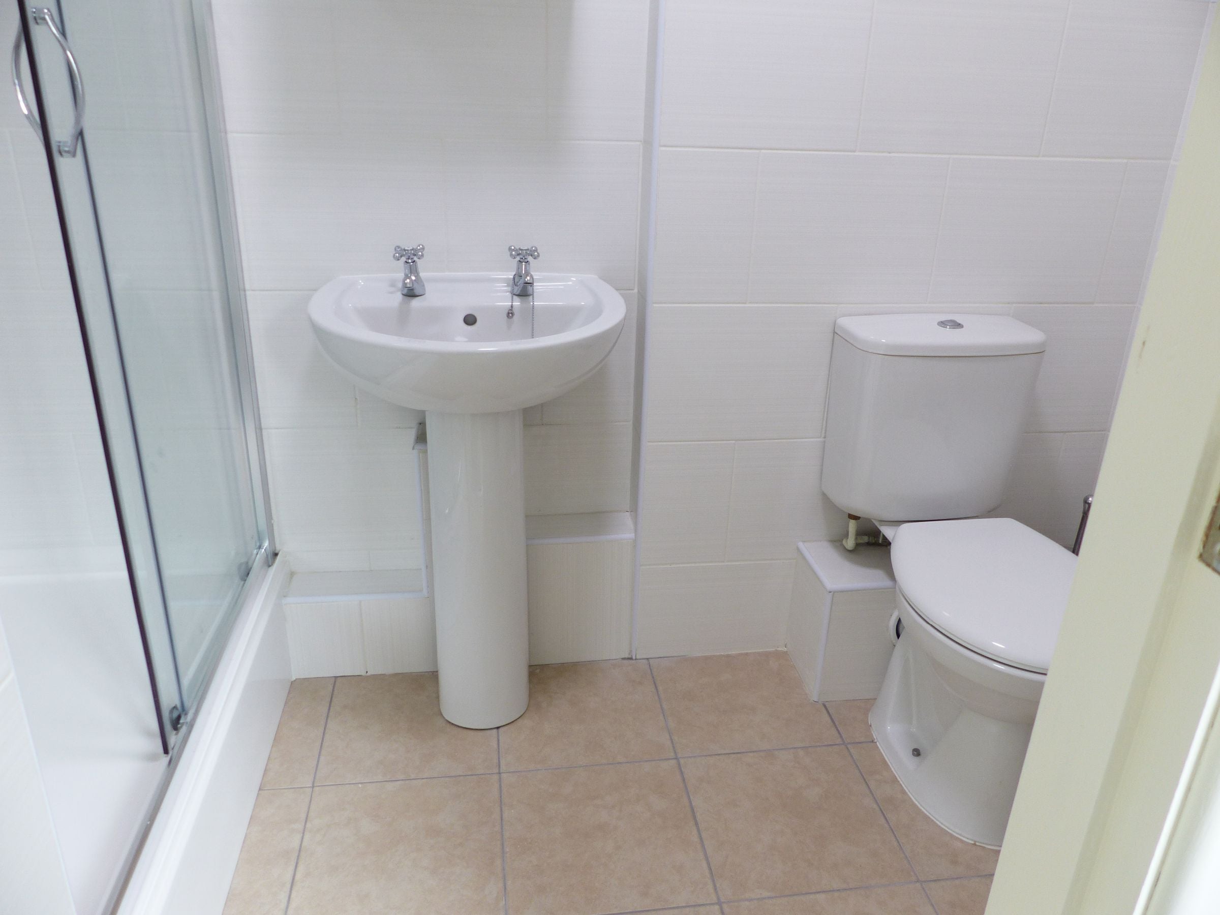 Room Elphinstone Road in Stoke-on-Trent