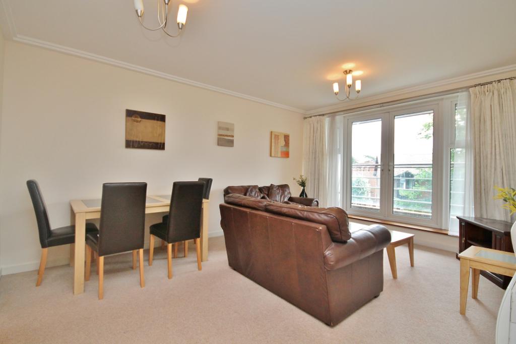 Flat Oriental Road in Woking