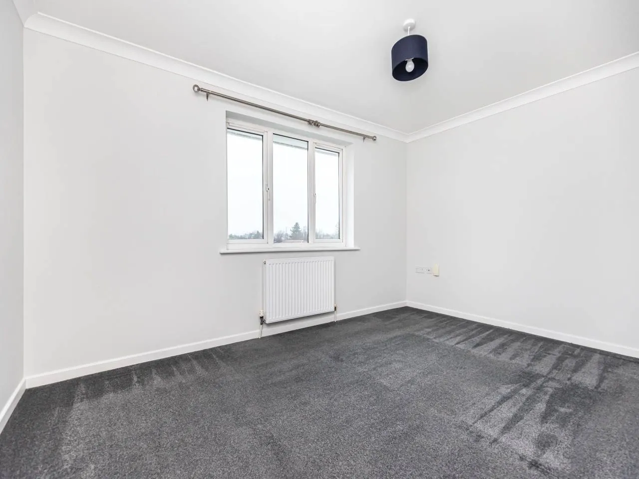 Flat Oakdale Road in Poole