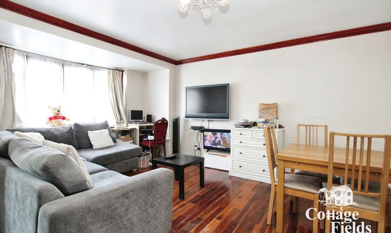 House Aldersbrook Avenue in Greater London