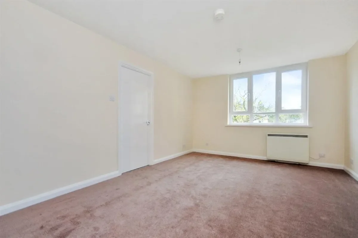 Flat Cavendish Road in Greater London
