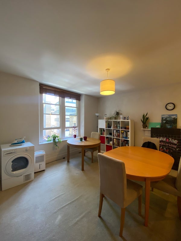 Room Queens Avenue in Bristol