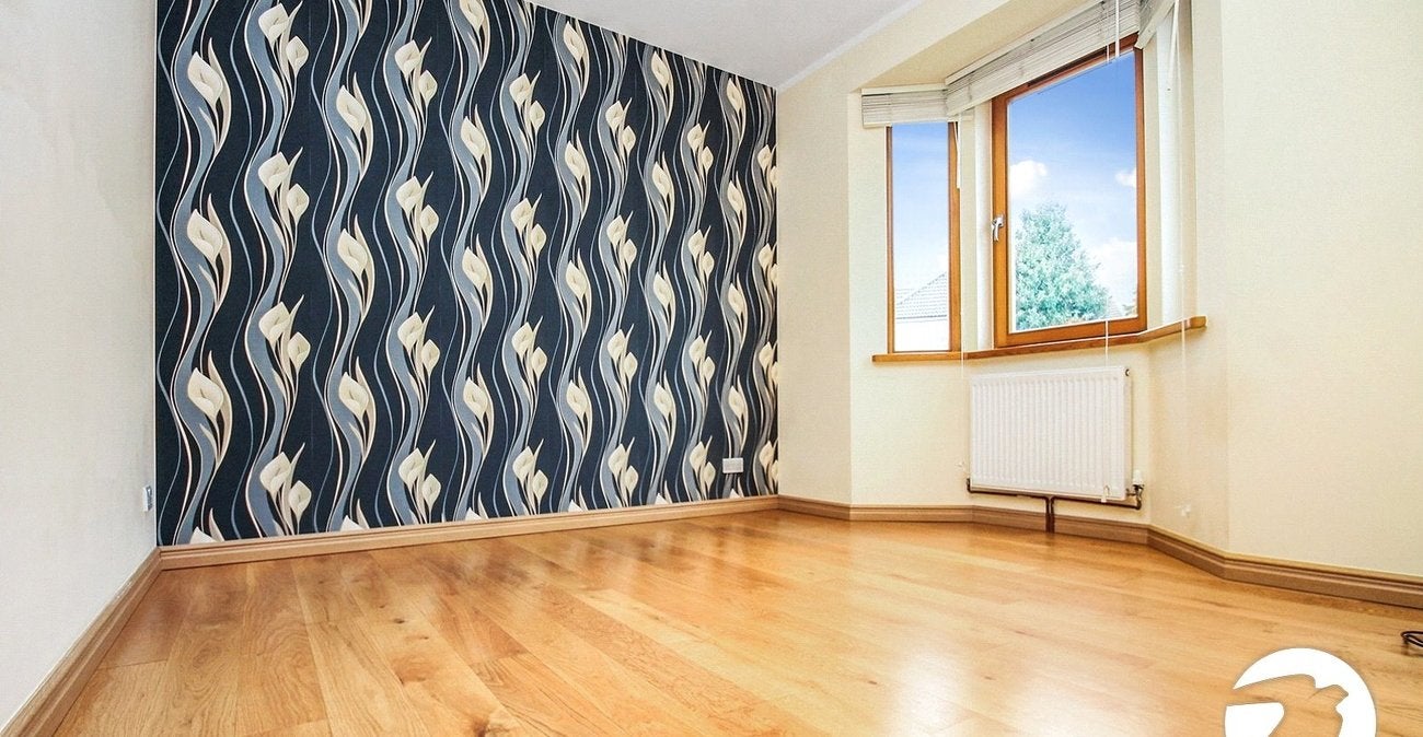 House Kitchener Avenue in Gravesham