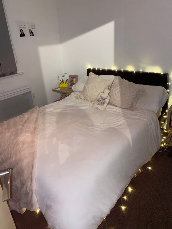 Room Denmark Road in Manchester