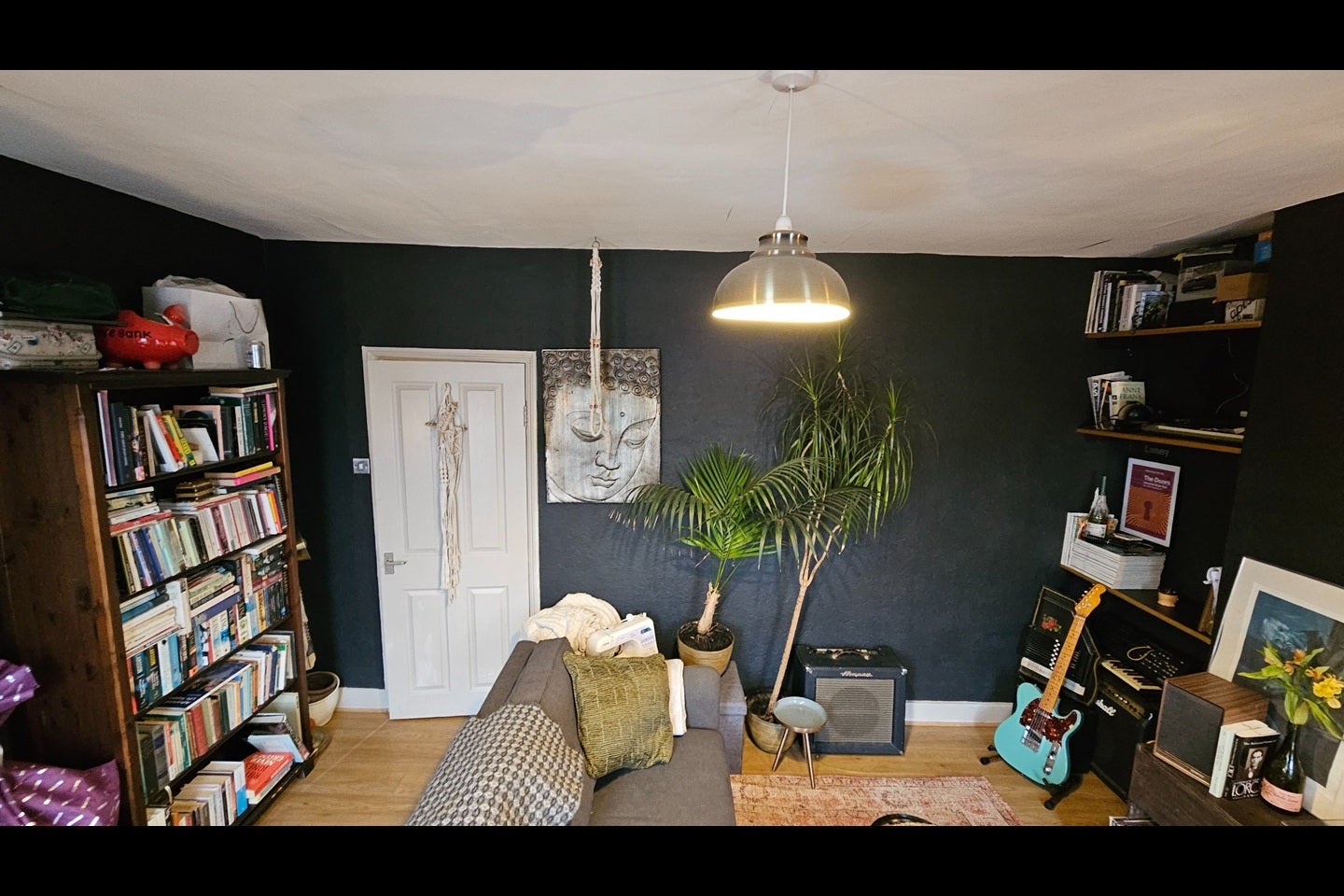 Flat Mabley Street in Greater London