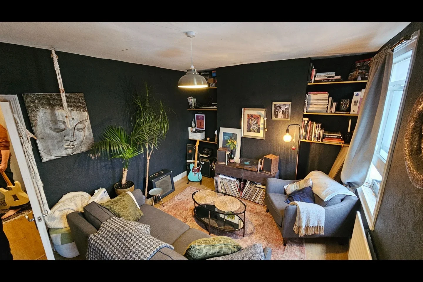 Flat Mabley Street in Greater London